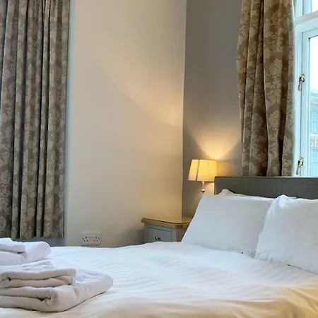 The Crescent 3*