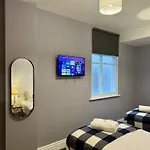 The Crescent 3* York