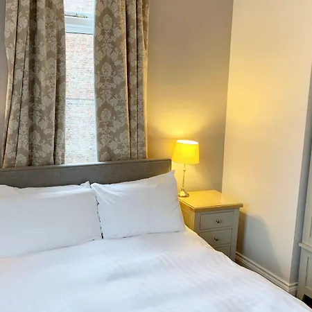 Otel The Crescent York
