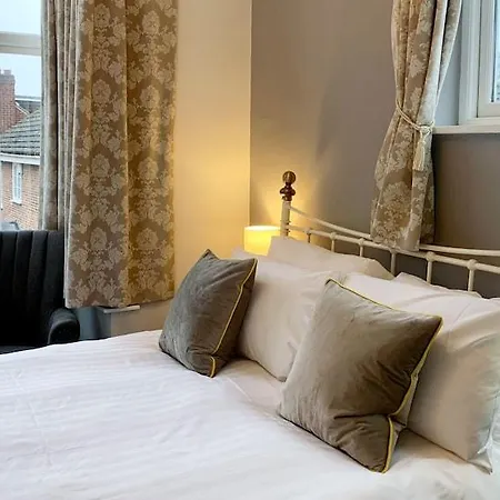 Otel The Crescent 3*