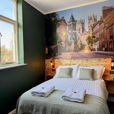 The Crescent 3*