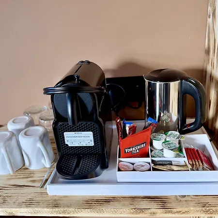 The Crescent בית הארחה