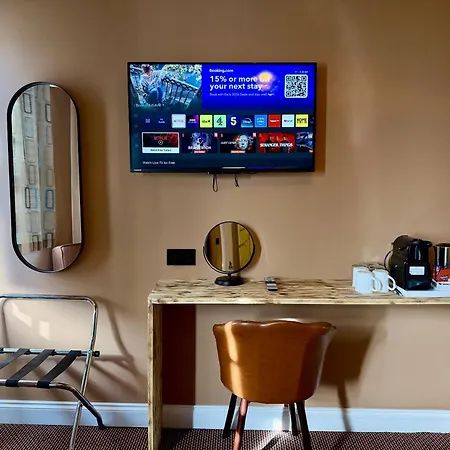 בית הארחה The Crescent 3*