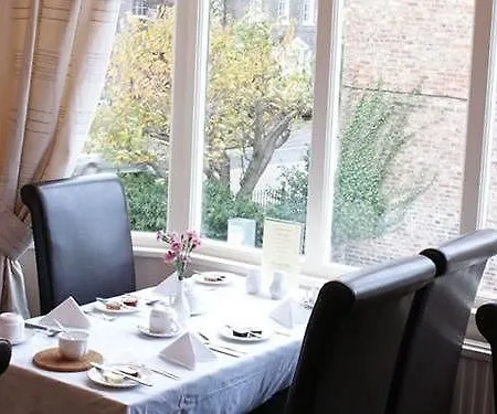 Otel The Crescent York