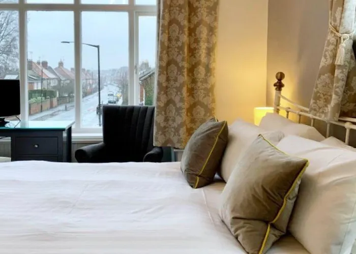 The Crescent Hotel 3*