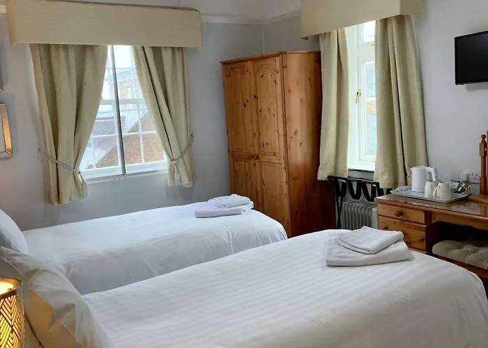 The Crescent Hotel 3*