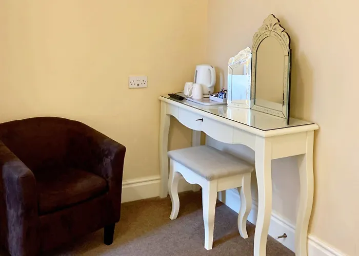 The Crescent 3* York