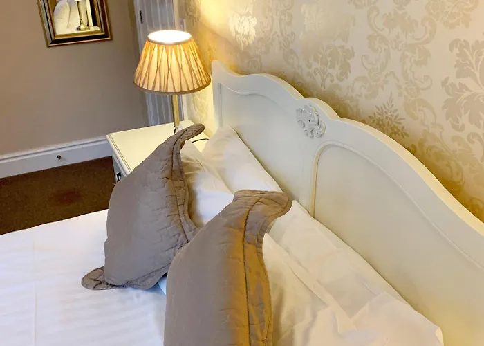 The Crescent Hotel 3*