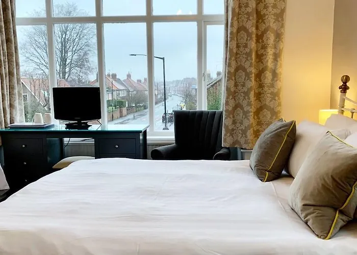 The Crescent 3*