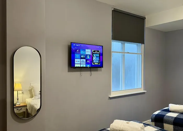 The Crescent 3* יורק