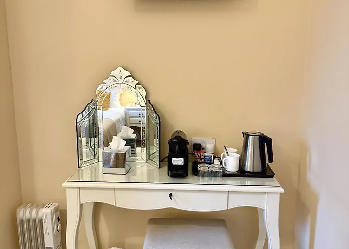 בית הארחה The Crescent יורק