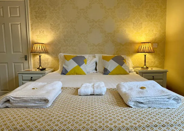 The Crescent בית הארחה