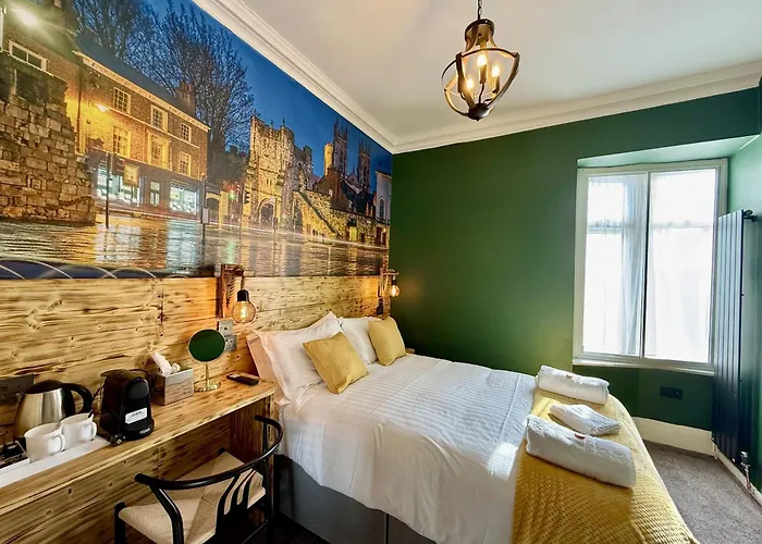 בית הארחה The Crescent יורק