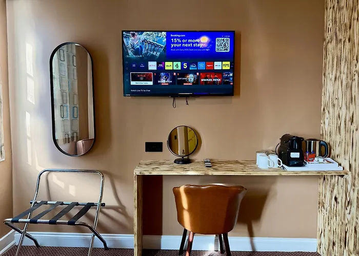 בית הארחה The Crescent 3*