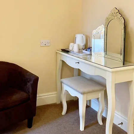 The Crescent 3* York