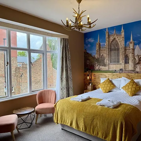 The Crescent 3*