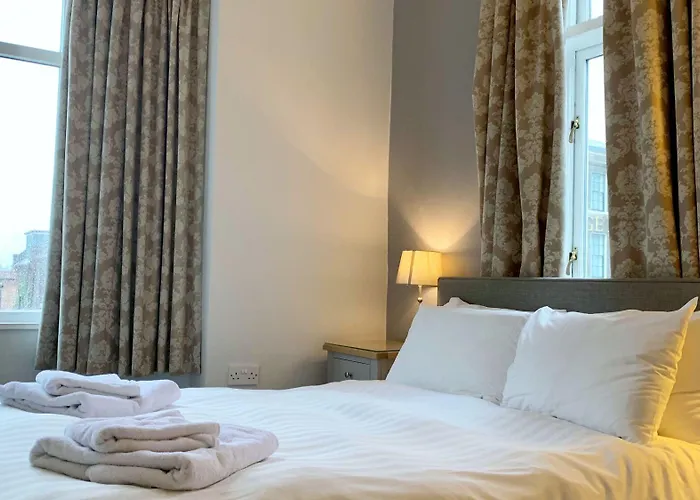 The Crescent 3*