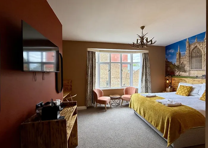 The Crescent 3* York